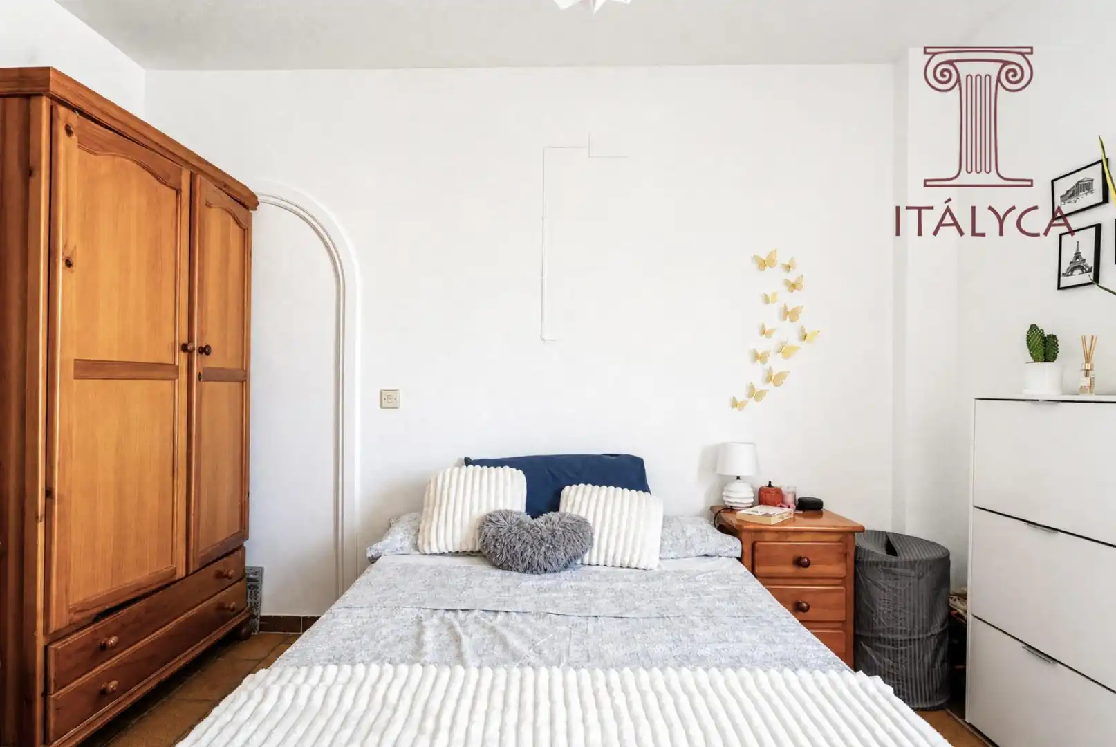 Bedroom of Flat for sale in Sevilla  with Air Conditioner, Heating and Terrace