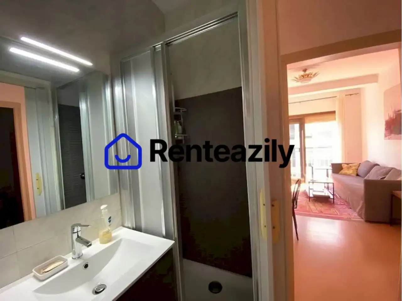 Badezimmer von Wohnung zur Miete in Barcelona mit Klimaanlage, Heizung und Parkett