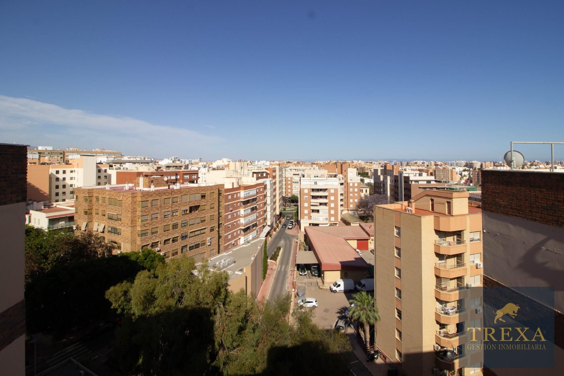Àtic en venda a  SOLDADO ESPAÑOL, Oliveros - Altamira