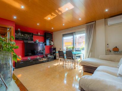Living room of Flat for sale in Granollers  with Air Conditioner, Heating and Balcony
