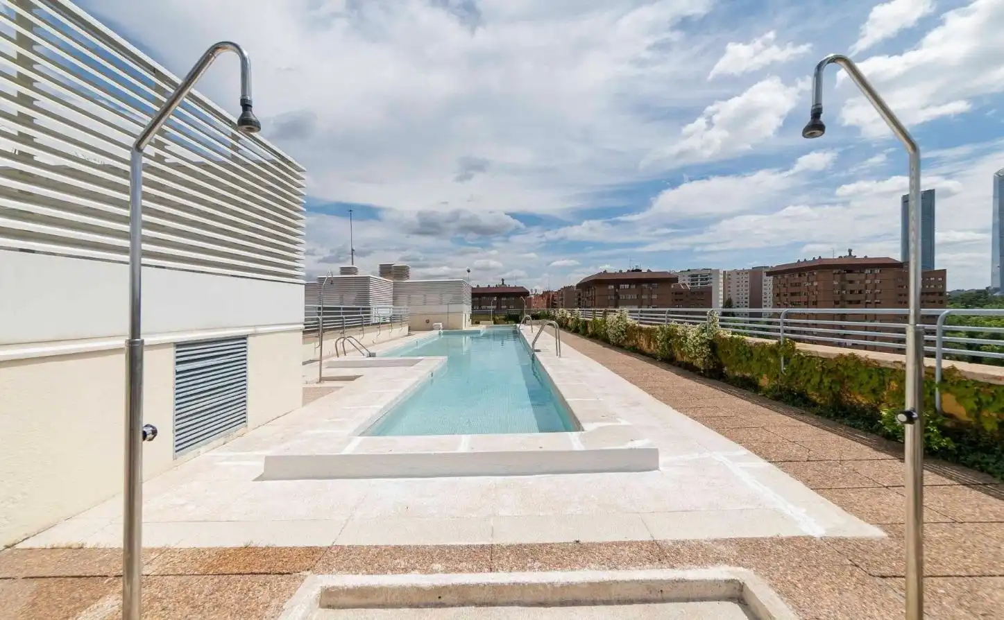 Swimming pool of Flat for sale in Madrid  with Heating, Parquet flooring and Community pool