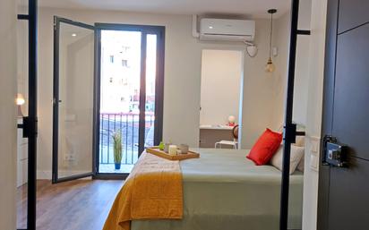 Bedroom of Flat for sale in  Barcelona Capital  with Air Conditioner, Heating and Parquet flooring