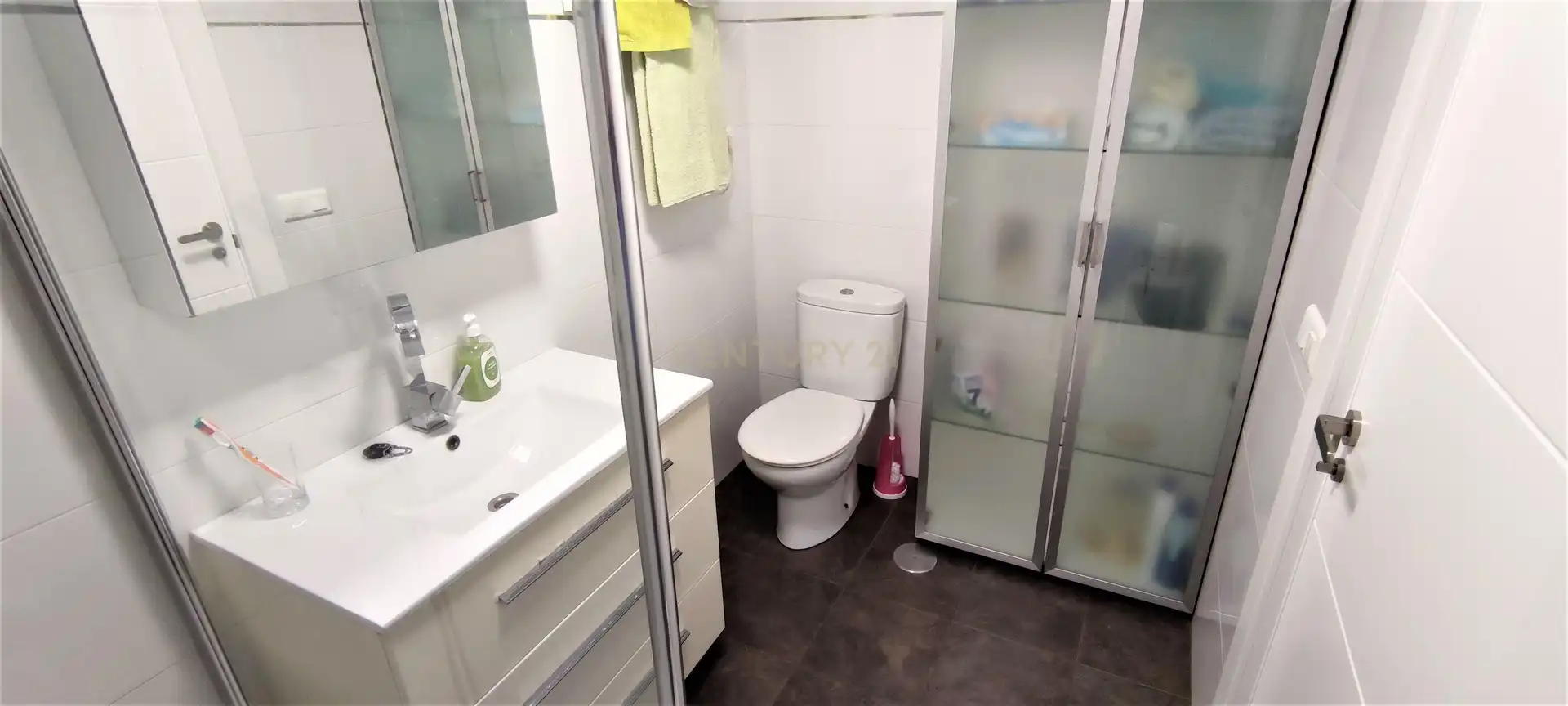 Badezimmer von Wohnung zur Miete in Málaga mit Klimaanlage