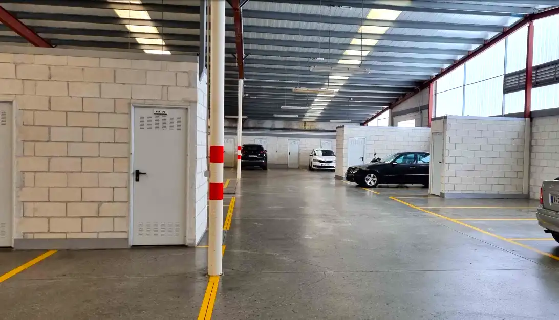 Parking de Garaje en venta en Narón