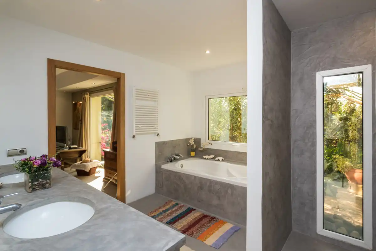 Bathroom of Houses for rent in Marbella  with Air Conditioner, Private garden and Terrace