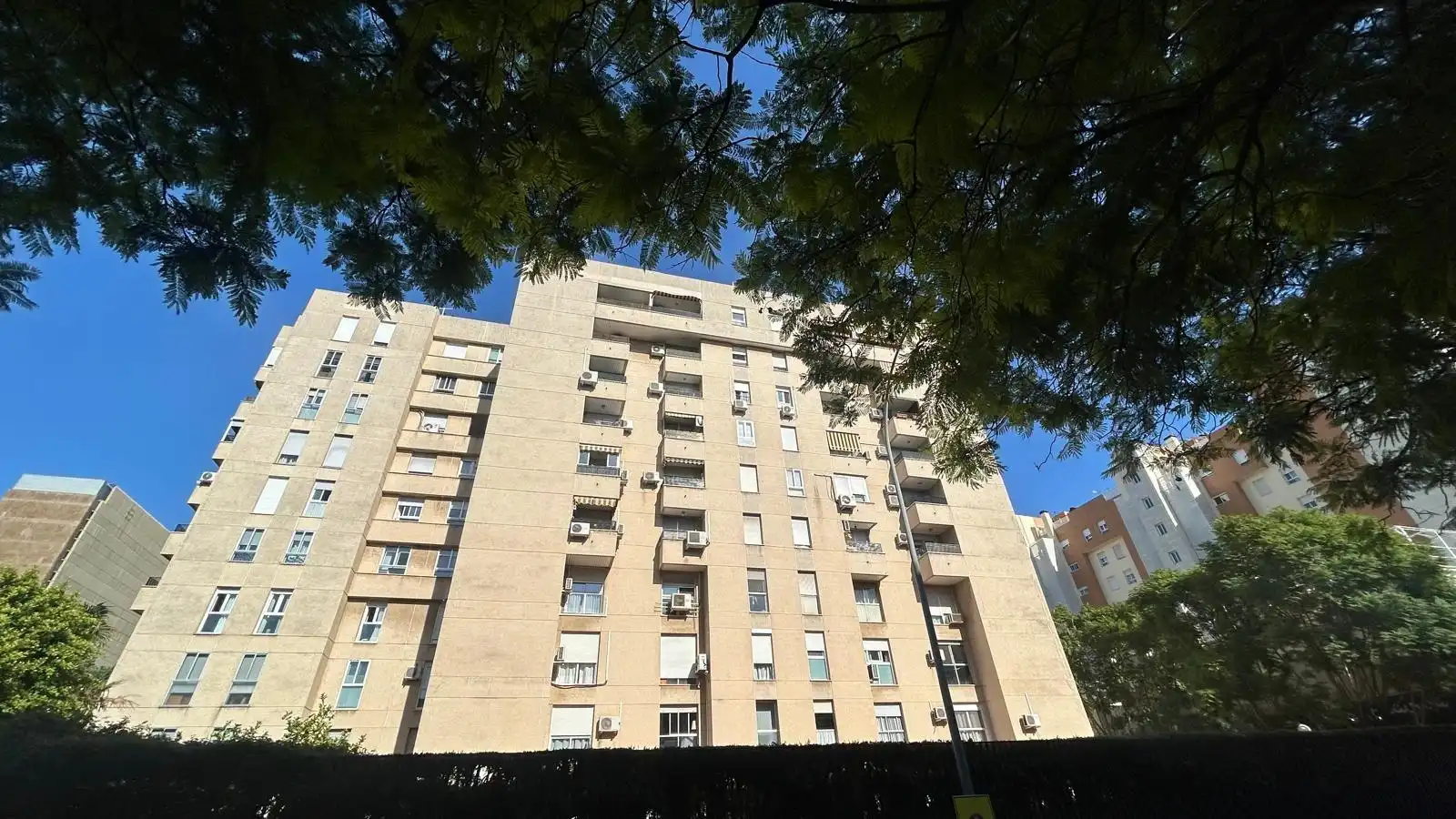 Exterior view of Flat for sale in Sevilla  with Air Conditioner and Private garden