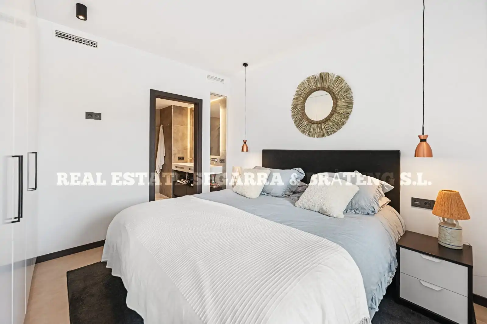 Bedroom of Attic for sale in Marbella  with Air Conditioner, Heating and Oven