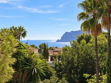 Detached house with balcony for sale in Cala Advocat - Baladrar