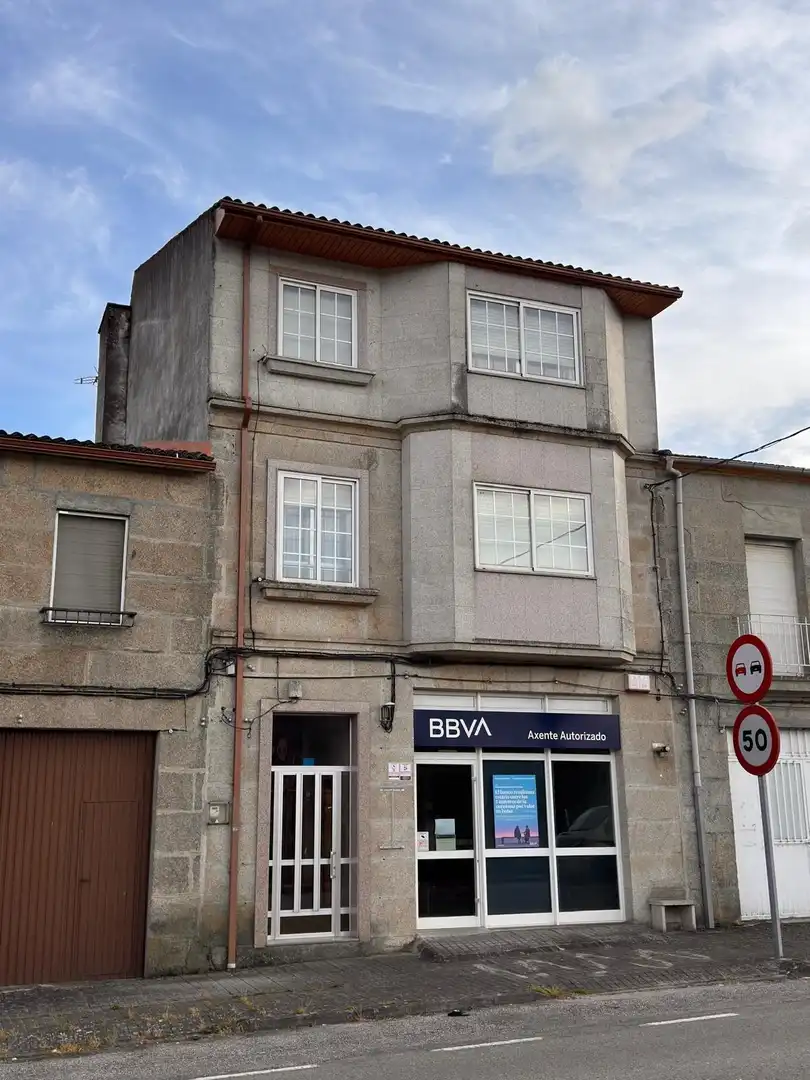 Vista exterior de Casa o xalet en venda en Monterrei amb Calefacció, Terrassa i Moblat