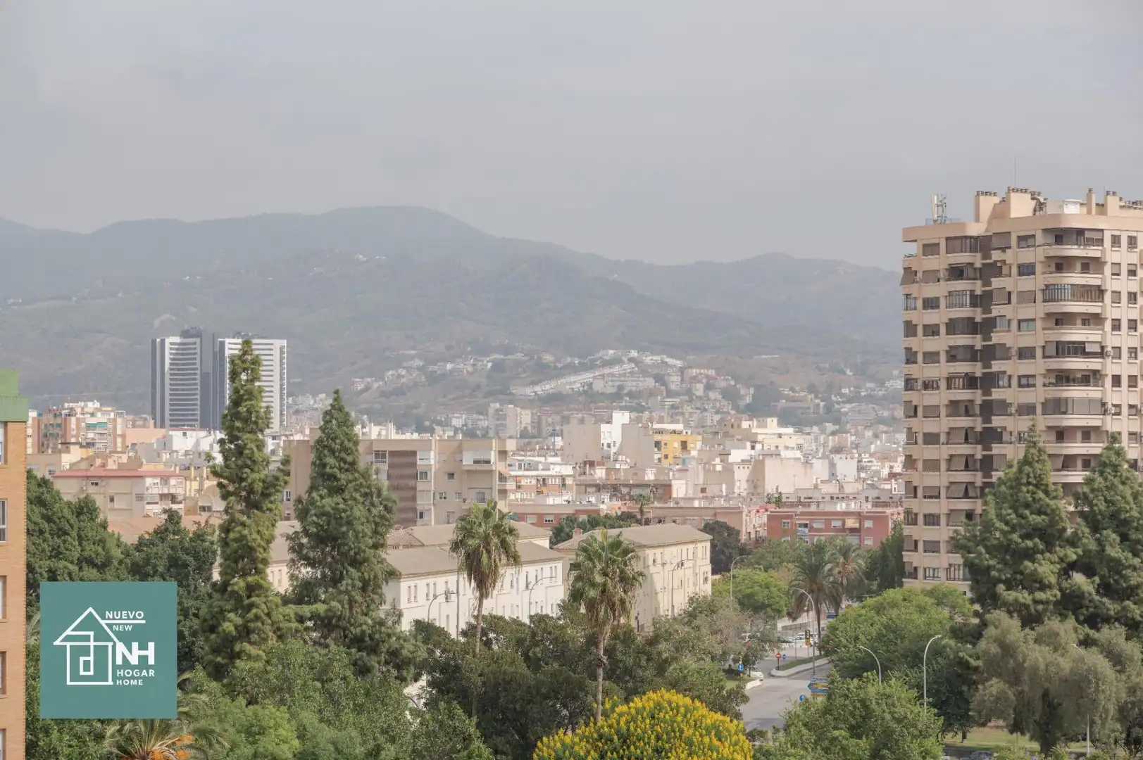 Vista exterior de Pis en venda en Málaga amb Aire condicionat i Balcó