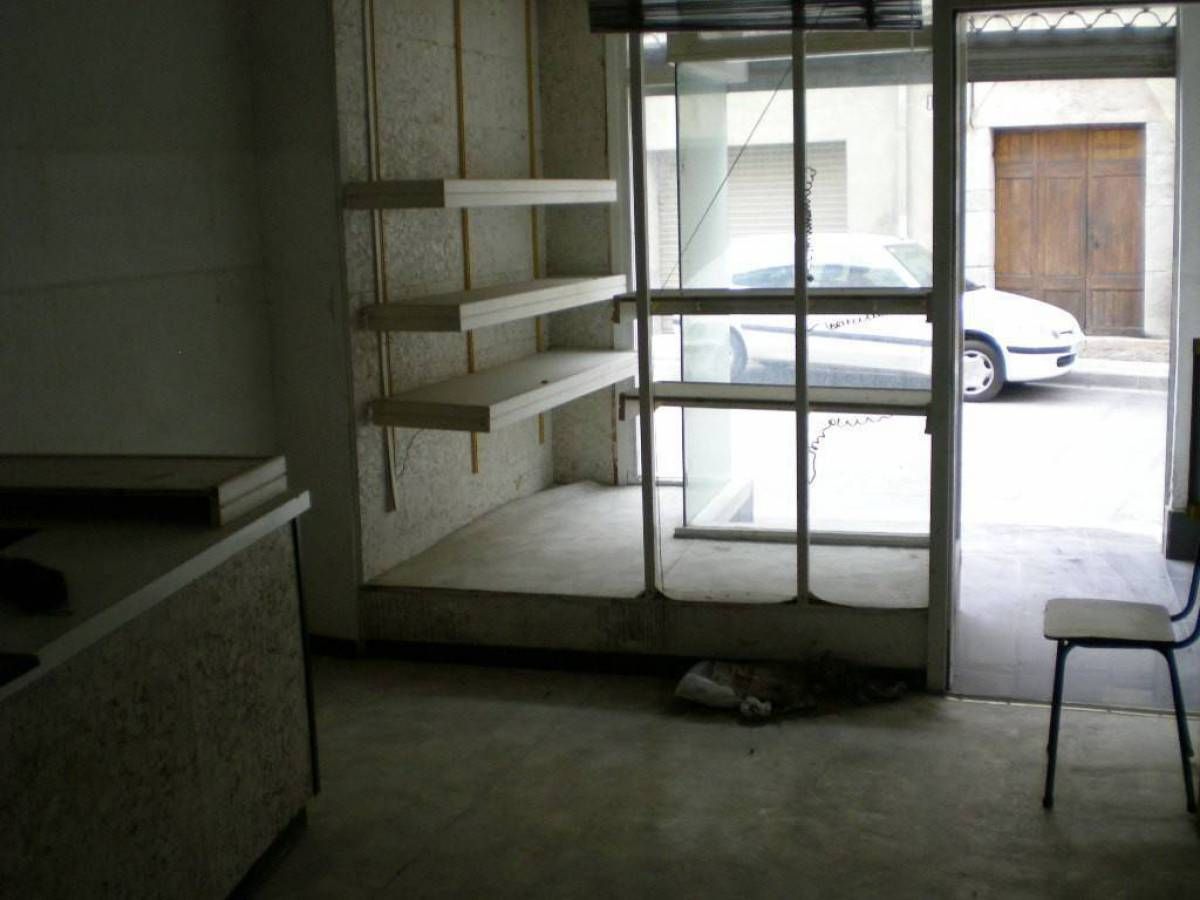 Building for sale in Avinyó
