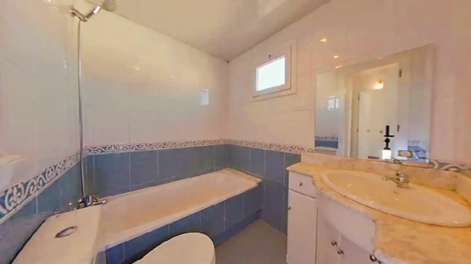 Baño de Piso en venta en Barcelona con Horno