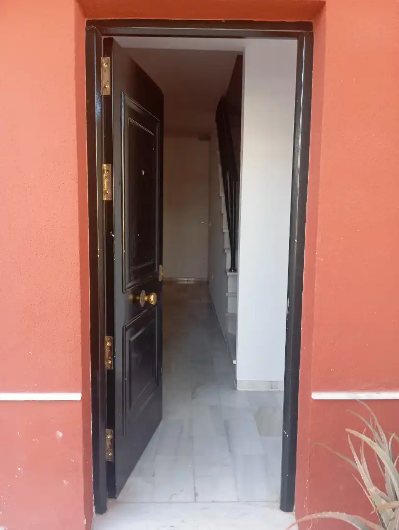 Detached homes for rent in Pilas  with Air Conditioner, Terrace and Washing machine