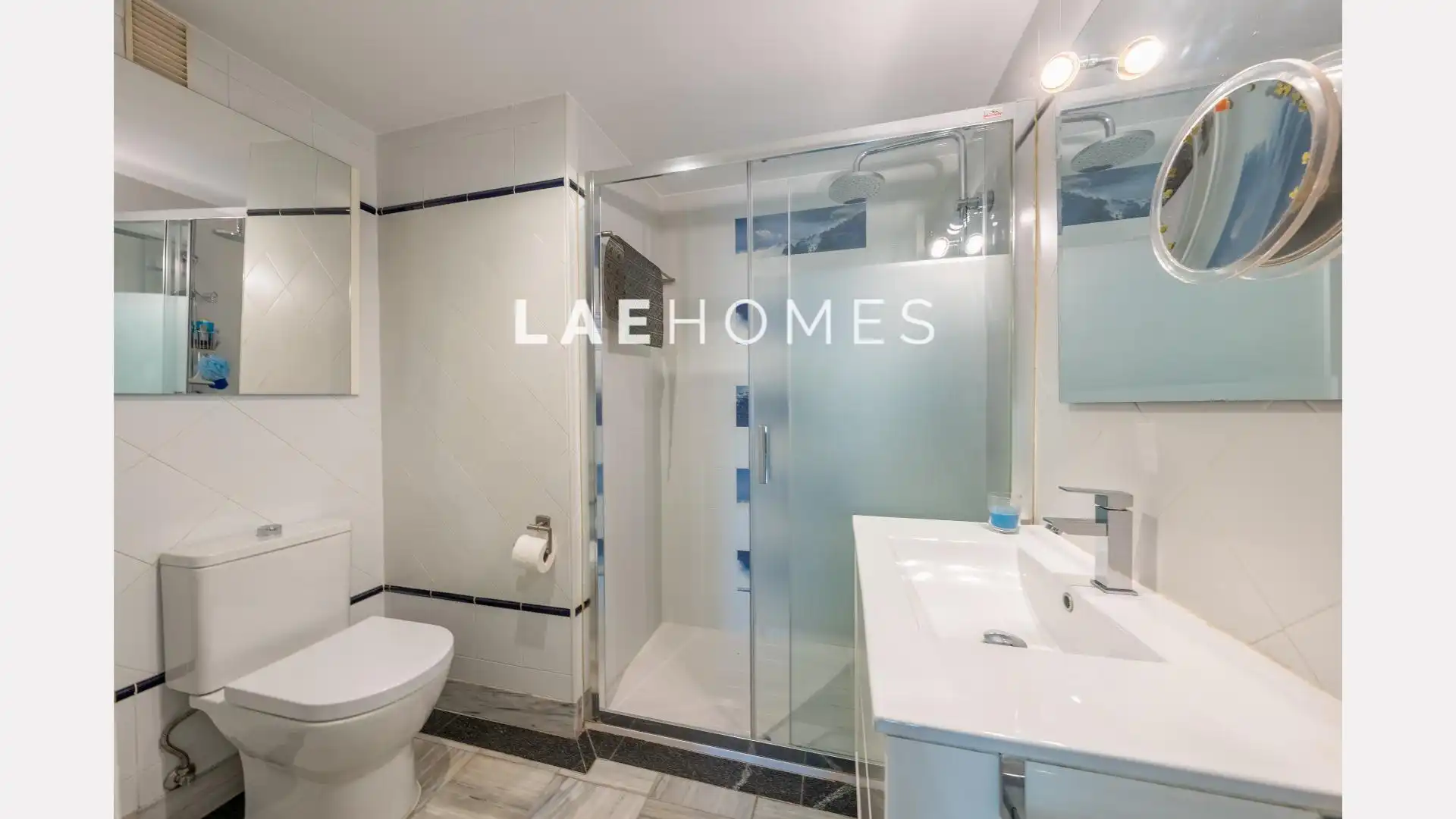 Bathroom of Apartments for sale in Marbella  with Private garden, Terrace and Storage room