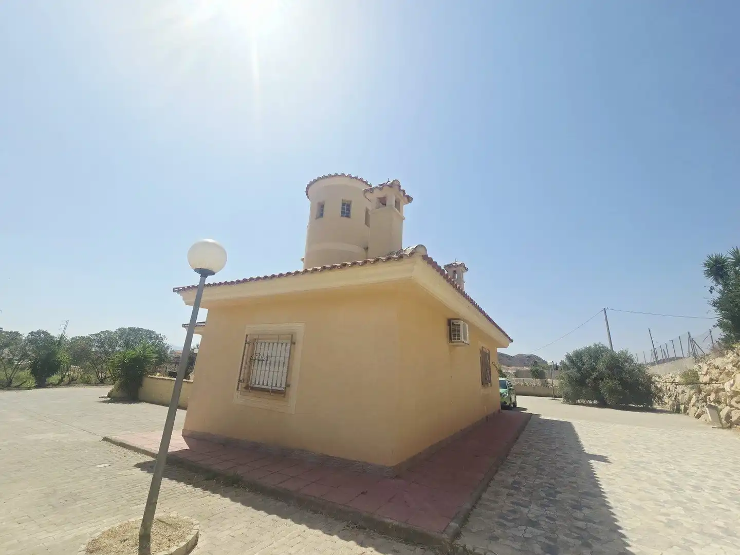 Außenansicht von Haus oder Chalet zum Verkauf in Sorbas mit Klimaanlage, Privatgarten und Terrasse