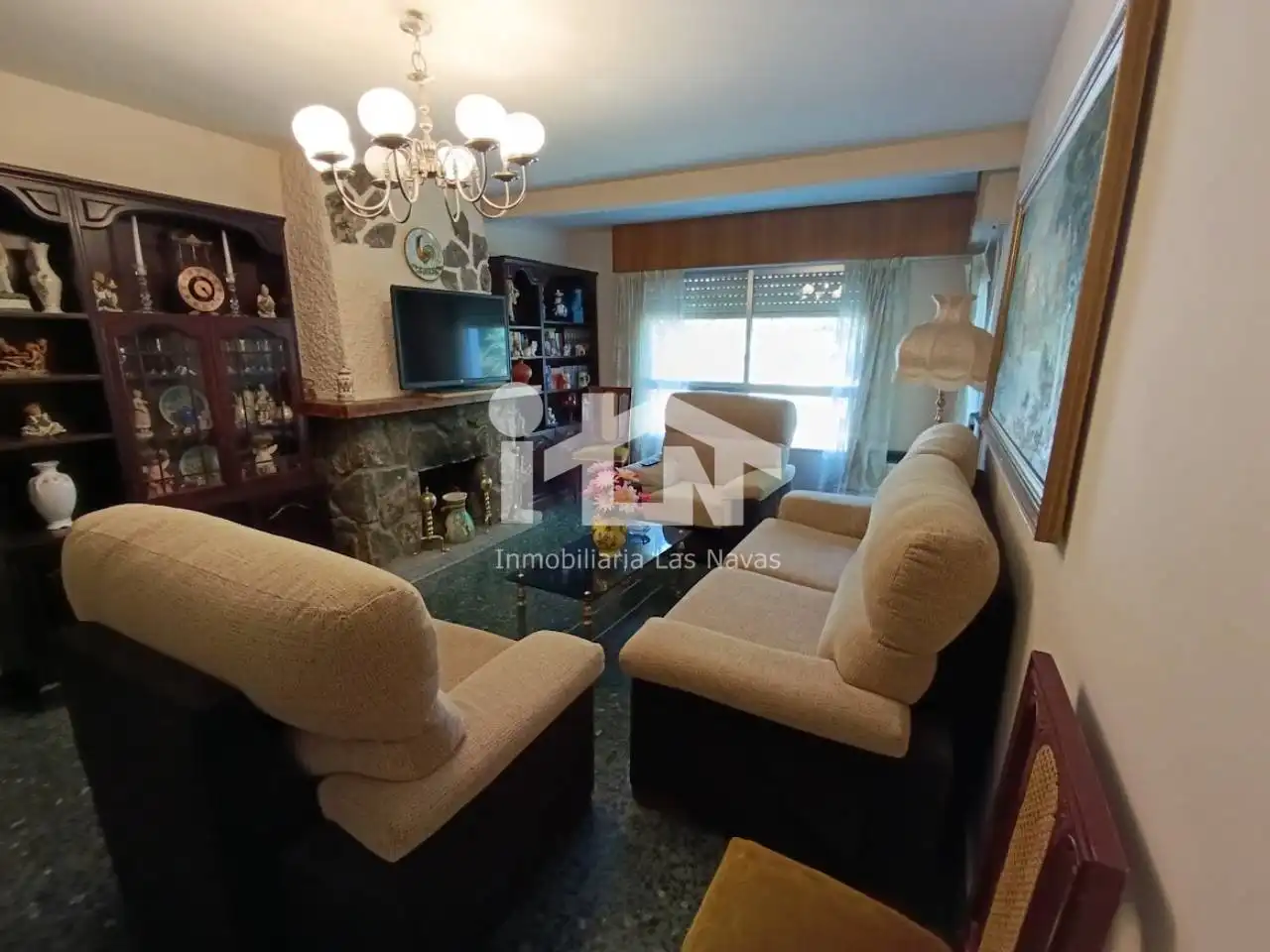 Sala d'estar de Pis en venda en Las Navas del Marqués  amb Parquet, Terrassa i Traster