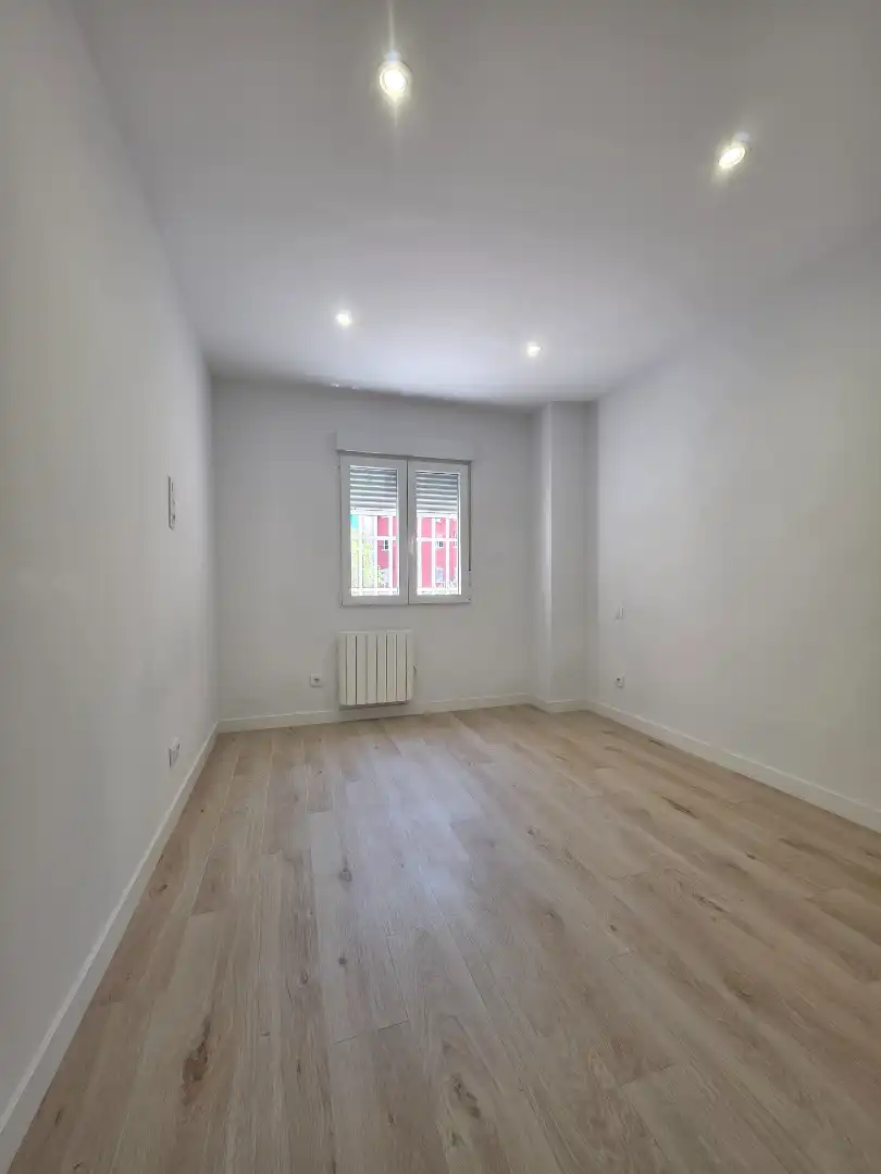Bedroom of Flat for rent in Madrid  with Heating