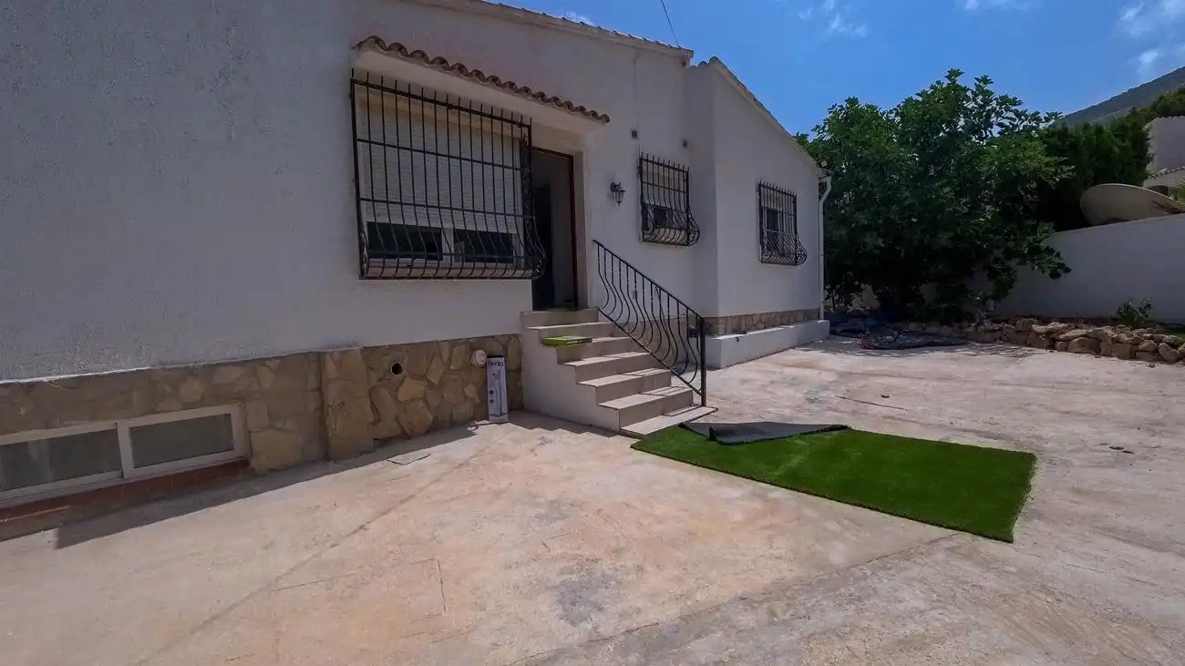 Außenansicht von Haus oder Chalet zur Miete in L'Alfàs del Pi mit Klimaanlage, Privatgarten und Abstellraum