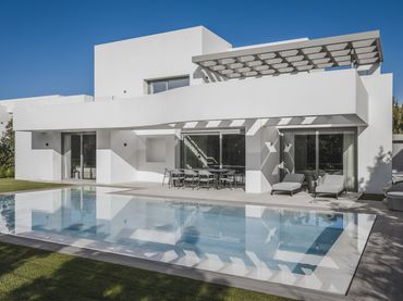 Chalet con piscina en venta en Milla de Oro