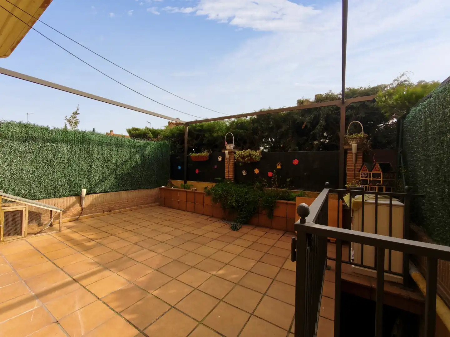 Terrassa de Casa o xalet en venda en  Logroño amb Calefacció, Jardí privat i Parquet