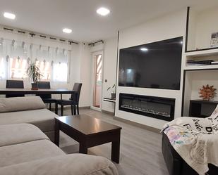 Living room of Flat for sale in Leganés  with Air Conditioner, Heating and Parquet flooring