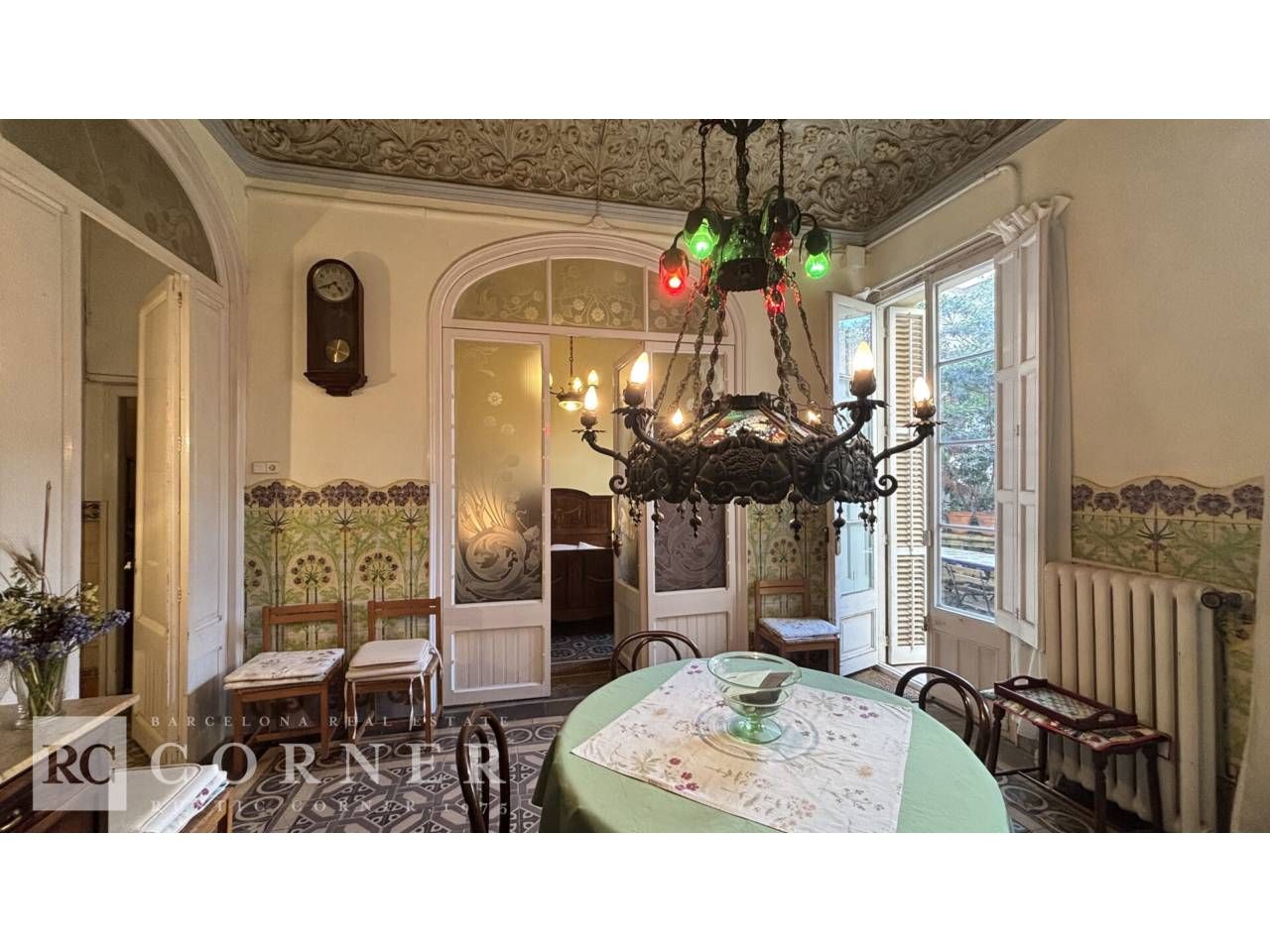 Menjador de Casa o xalet en venda en  Barcelona Capital amb Calefacció, Jardí privat i Terrassa