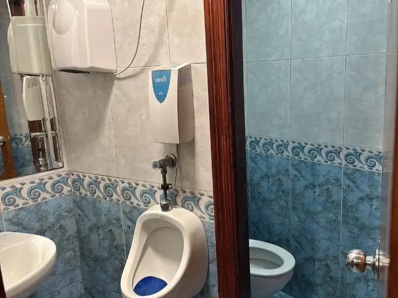 Gewerbefläche zur Übernahme in Av de la habana 3, imagen 8