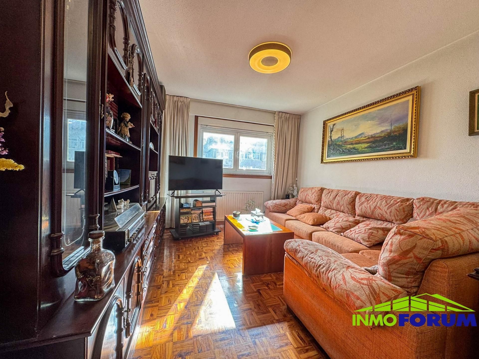 Living room of Flat for sale in A Coruña Capital   with Heating, Parquet flooring and Storage room