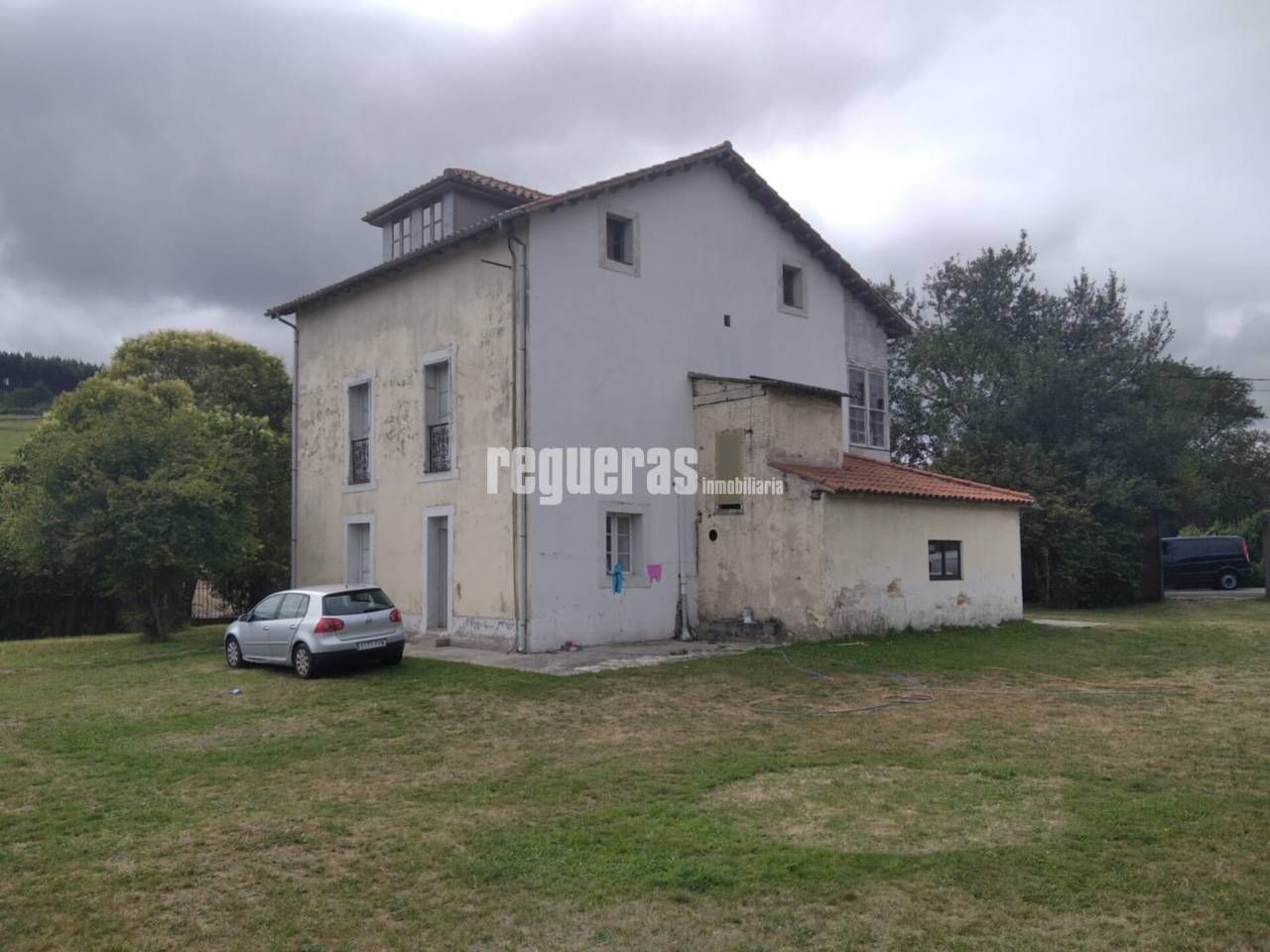 Vista exterior de Casa o xalet en venda en Castrillón