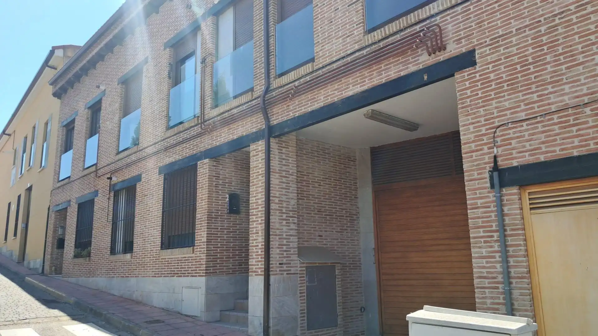 Außenansicht von Wohnungen zum Verkauf in Valdeolmos-Alalpardo mit Heizung