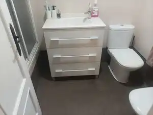 Bany de Pis en venda en Valencia amb Aire condicionat i Balcó