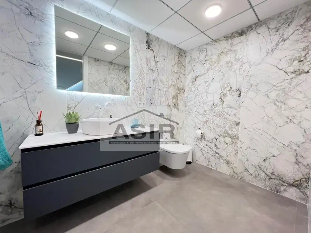 Bathroom of Houses for sale in Algemesí  with Air Conditioner and Swimming Pool