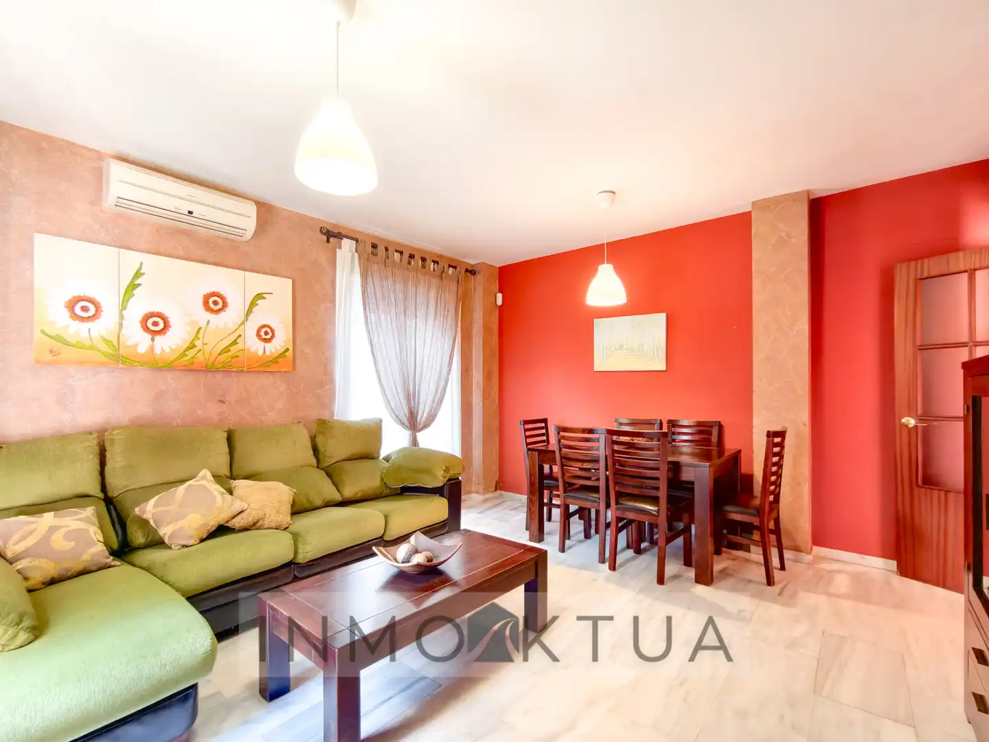 Sala de estar de Casa adosada en venta en Jerez de la Frontera con Aire acondicionado y Terraza