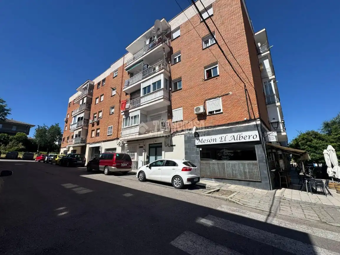 Vista exterior de Pis en venda en Aranjuez amb Calefacció i Terrassa