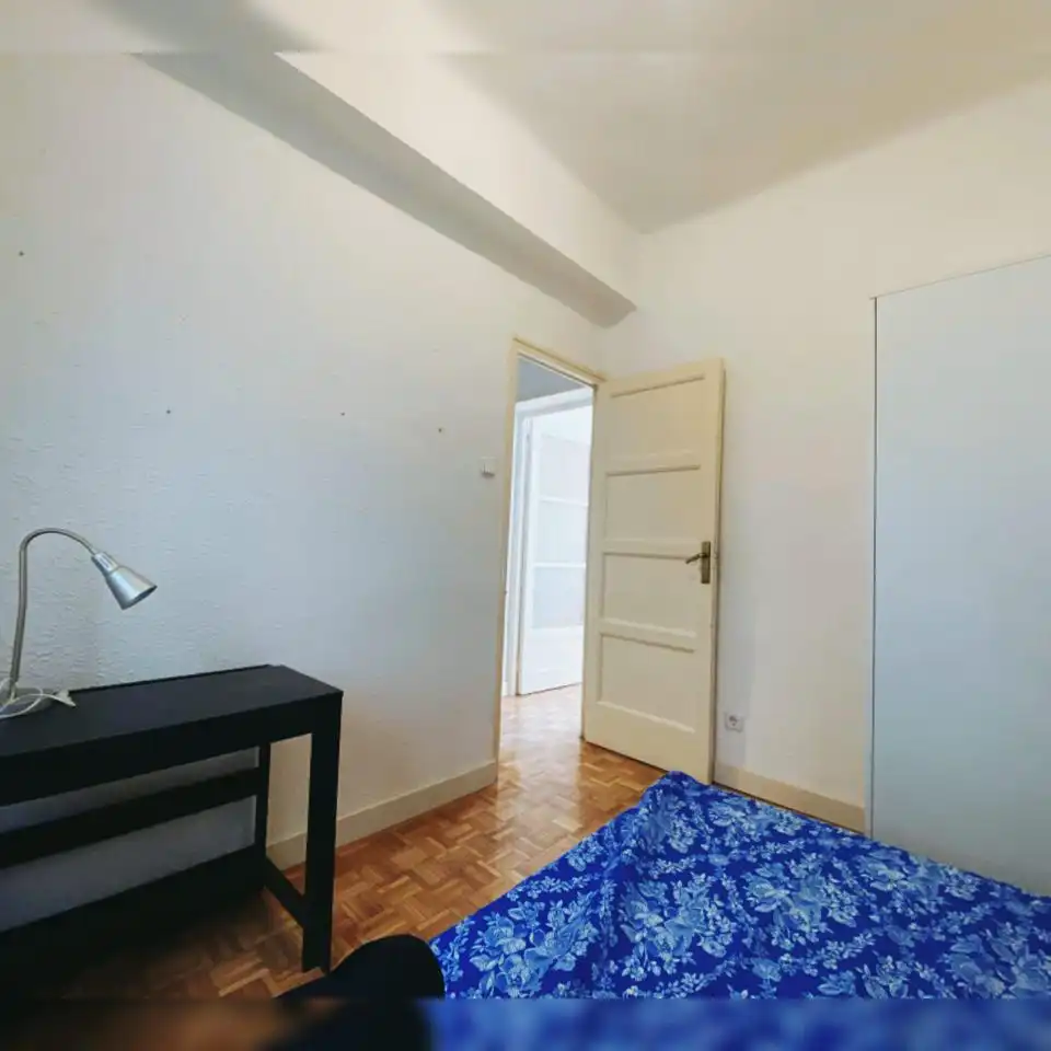 Habitación de Piso de alquiler en Madrid con Calefacción, Terraza y Amueblado