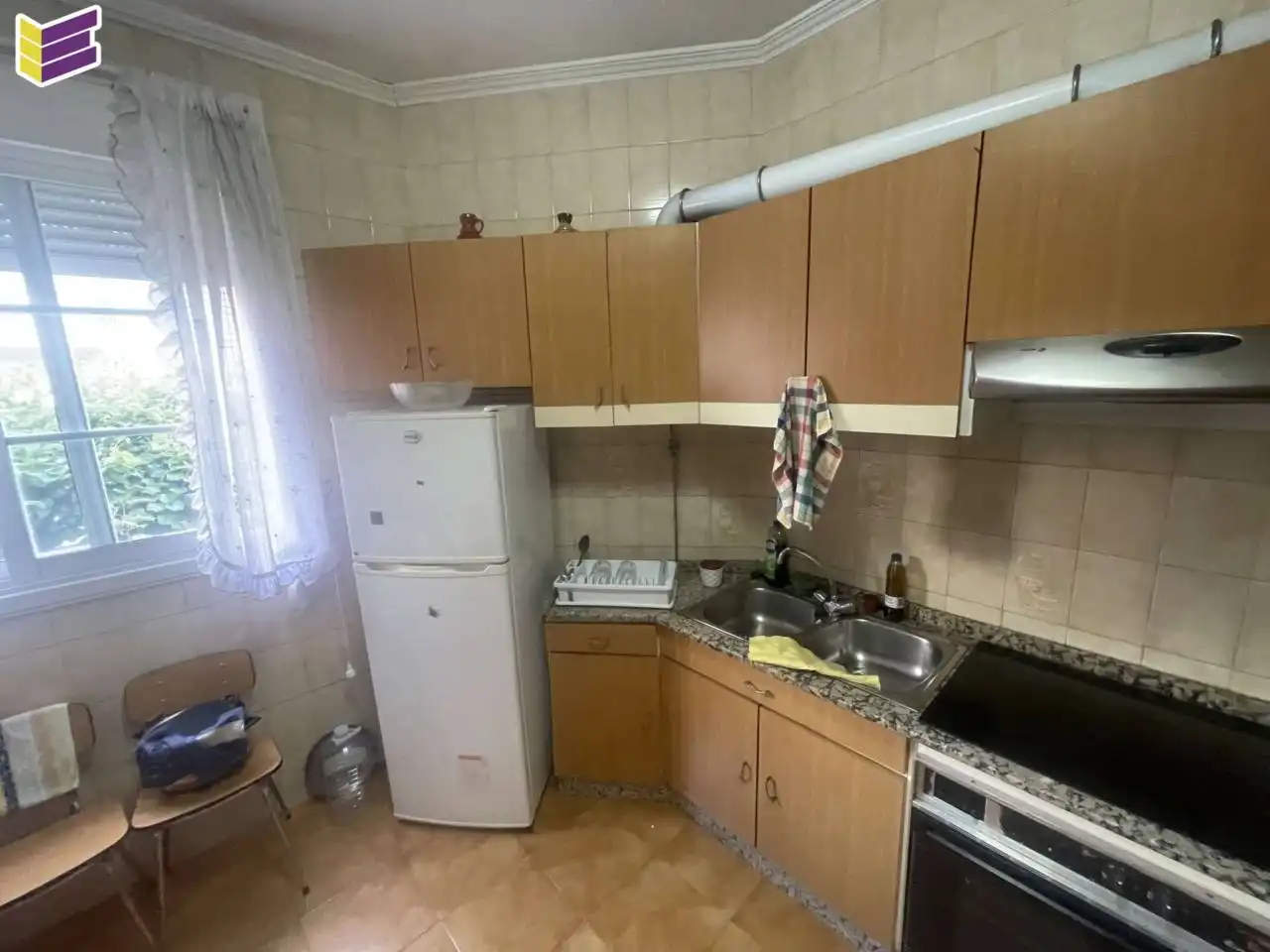 Cuina de Casa o xalet en venda en Vigo  amb Calefacció, Jardí privat i Terrassa