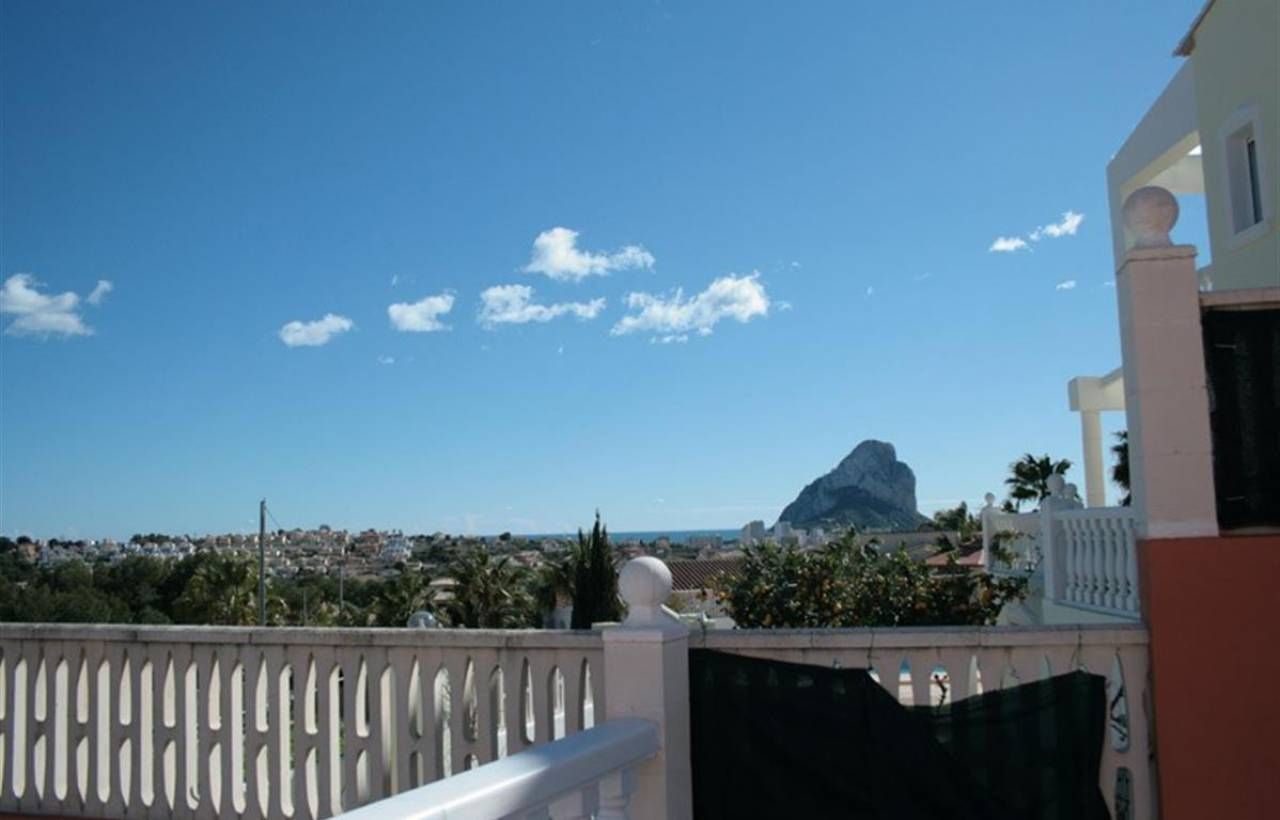Vista exterior de Casa o xalet en venda en Calpe / Calp amb Aire condicionat, Calefacció i Jardí privat