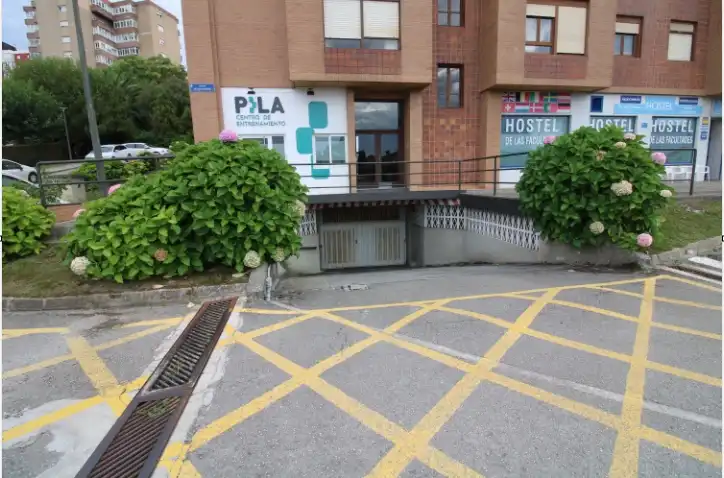 Parkplatz von Garage zum Verkauf in Santander