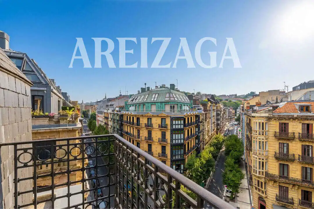Vista exterior de Piso en venta en Donostia - San Sebastián  con Calefacción, Terraza y Balcón