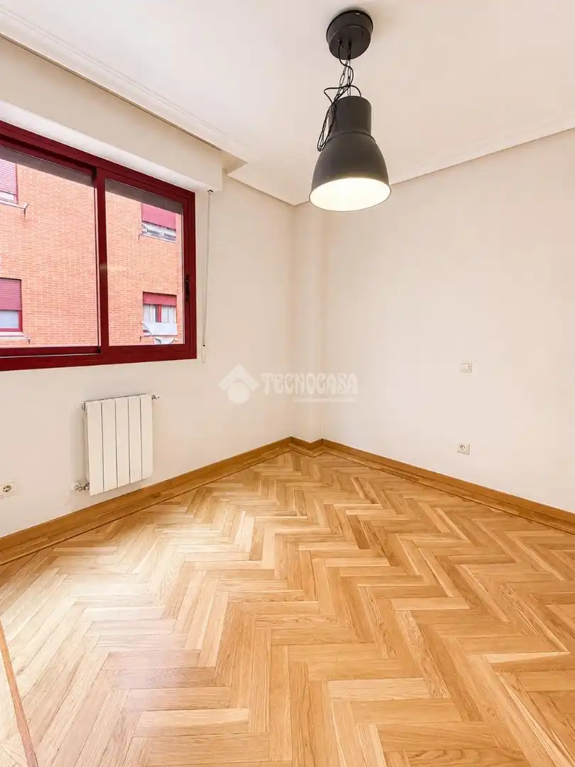 Bedroom of Flat for rent in Madrid  with Air Conditioner and Heating
