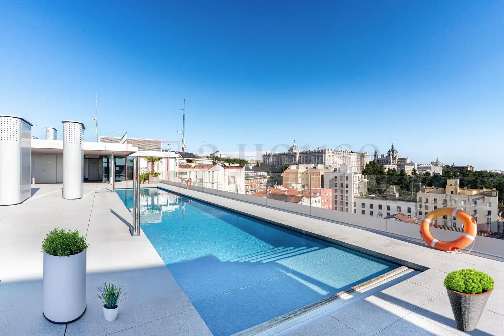 Piscina de Pis en venda en Madrid amb Aire condicionat, Calefacció i Terrassa