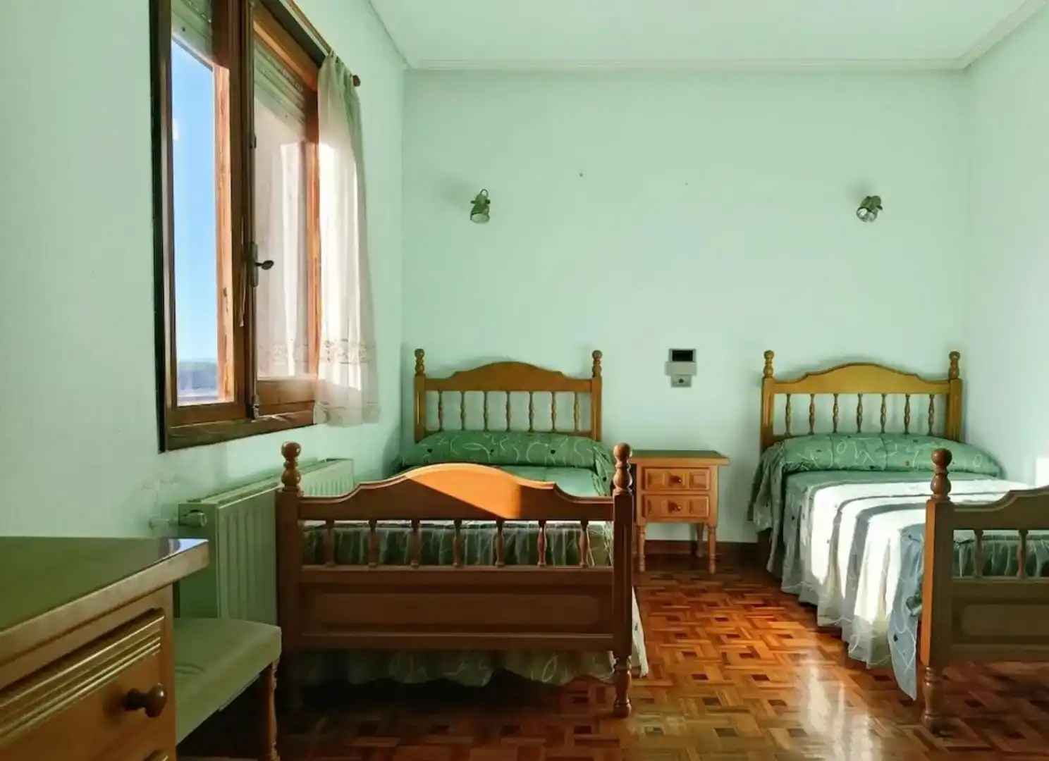 Habitación de Piso en venta en Burgo de Osma - Ciudad de Osma con Aire acondicionado, Parquet y Amueblado
