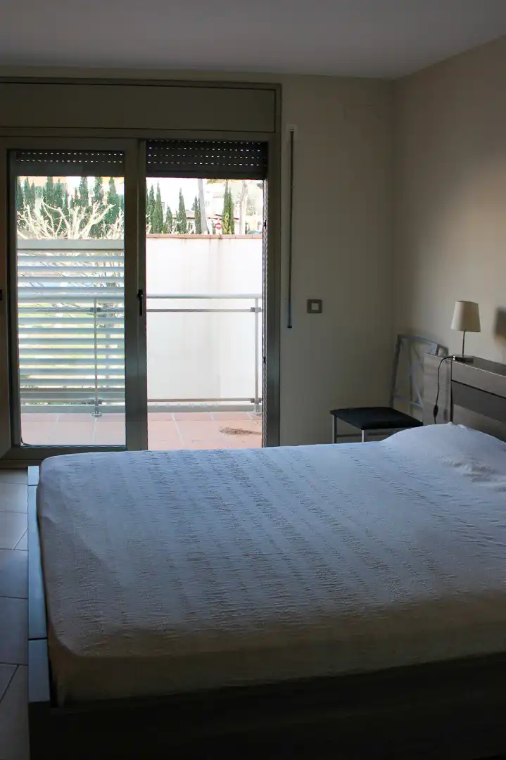 Dormitori de Casa adosada en venda en L'Escala amb Aire condicionat, Calefacció i Jardí privat