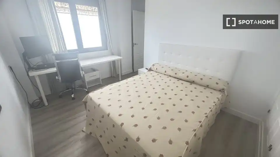 Habitación de Apartamento para compartir en Chiclana de la Frontera con Aire acondicionado, Terraza y Amueblado