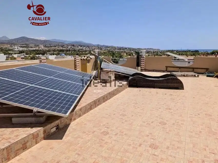Vista exterior de Casa o xalet en venda en Vélez-Málaga amb Aire condicionat, Terrassa i Traster