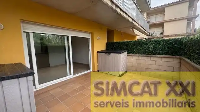 Terrasse von Wohnung zum Verkauf in Sant Pere Pescador mit Klimaanlage, Terrasse und Gemeinschaftspool