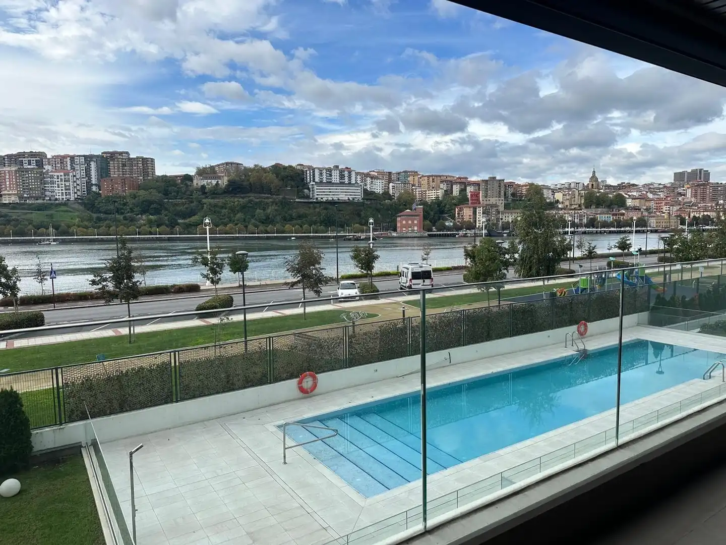 Piso con piscina en alquiler en Lamiako - Txopoeta, imagen 2