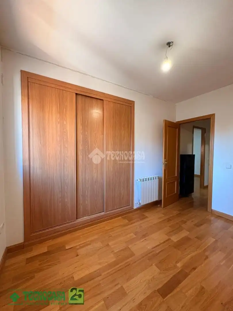 Bedroom of Flat for sale in Urbanización San Isidro
