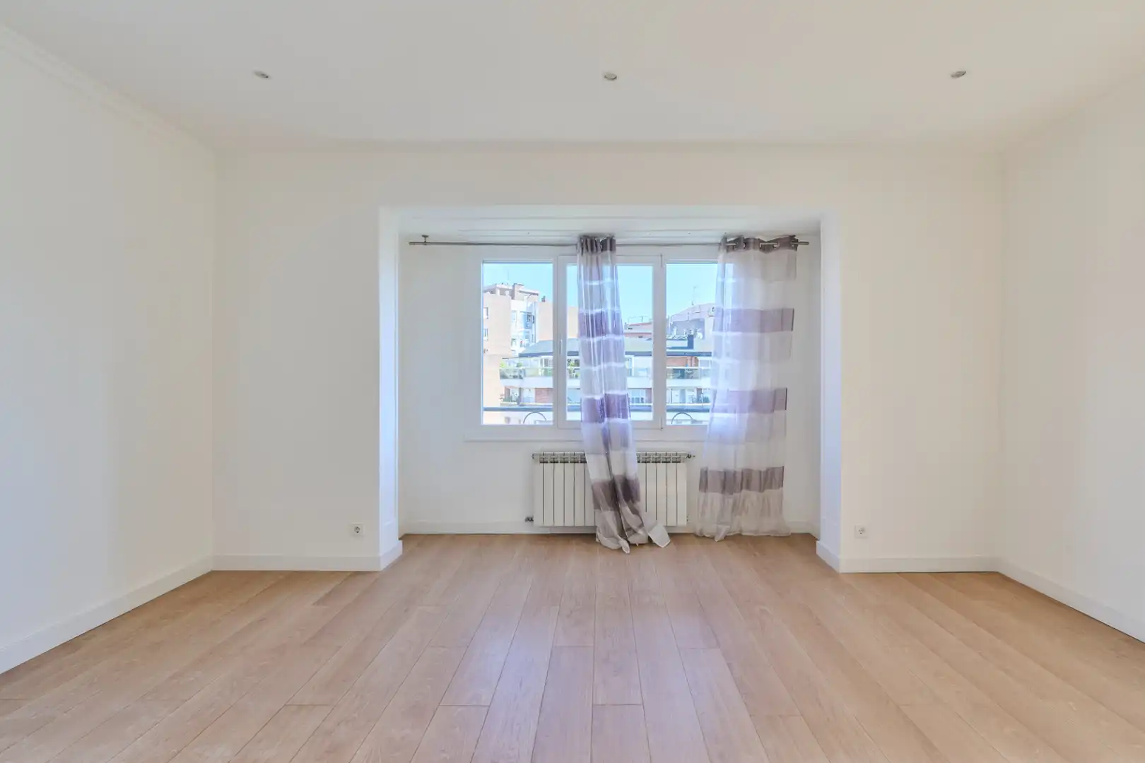 Habitación de Piso en venta en Barcelona con Aire acondicionado, Calefacción y Terraza