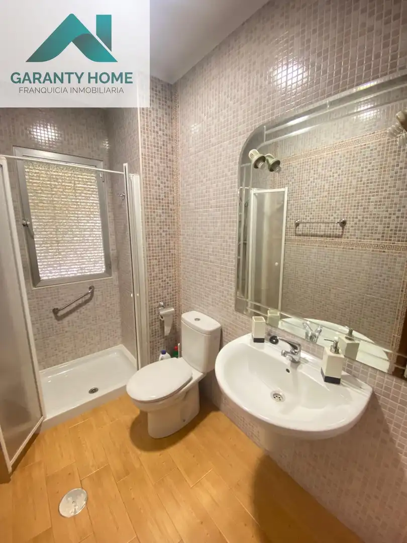 Baño de Piso en venta en Torredonjimeno con Amueblado